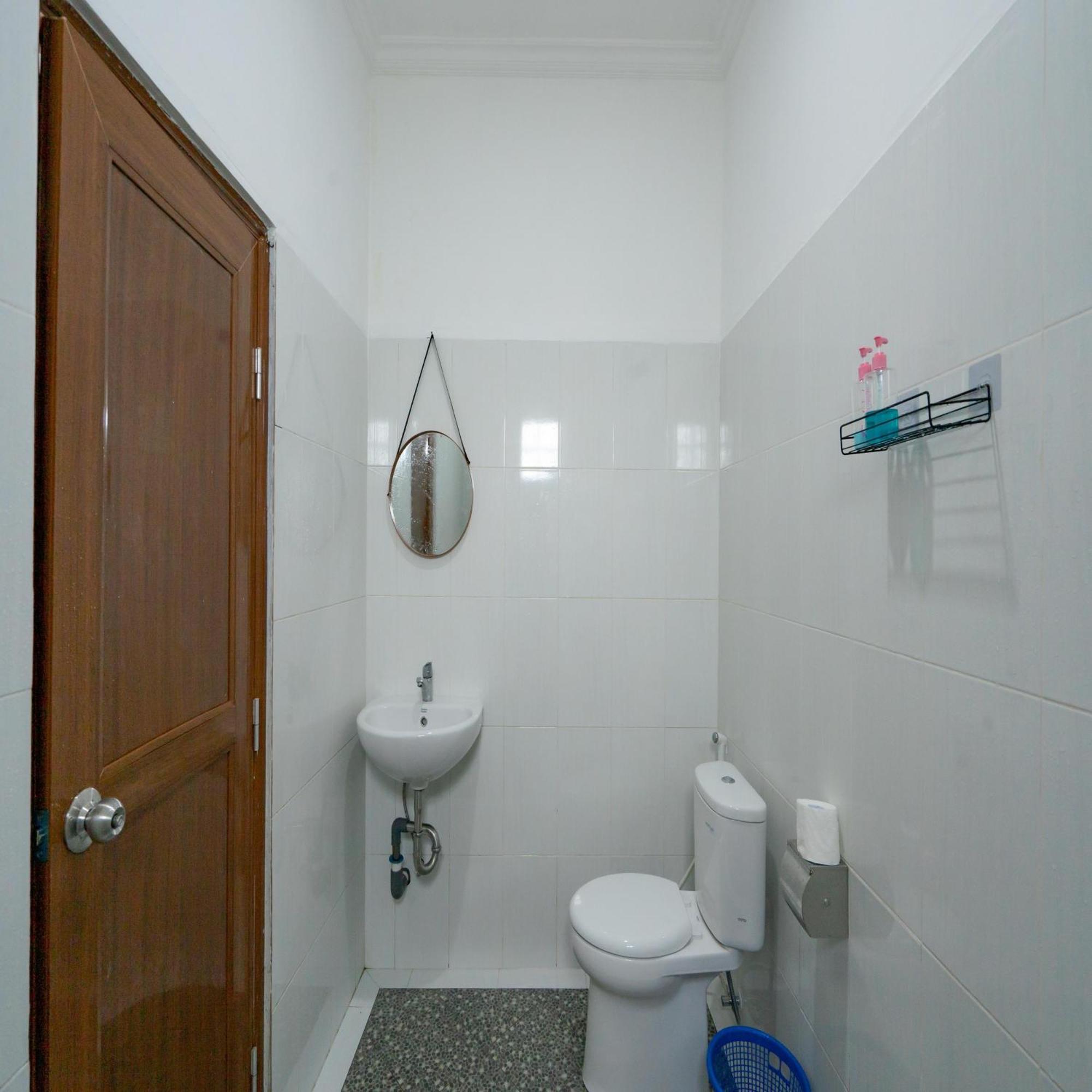 Batur Kencana Villa Mitra Reddoorz Baturaja  Exterior photo